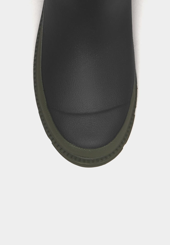 Front view of Verbenas Lua Mate Combi 8097 Black/Khaki rain boots ready for wet-weather wear.