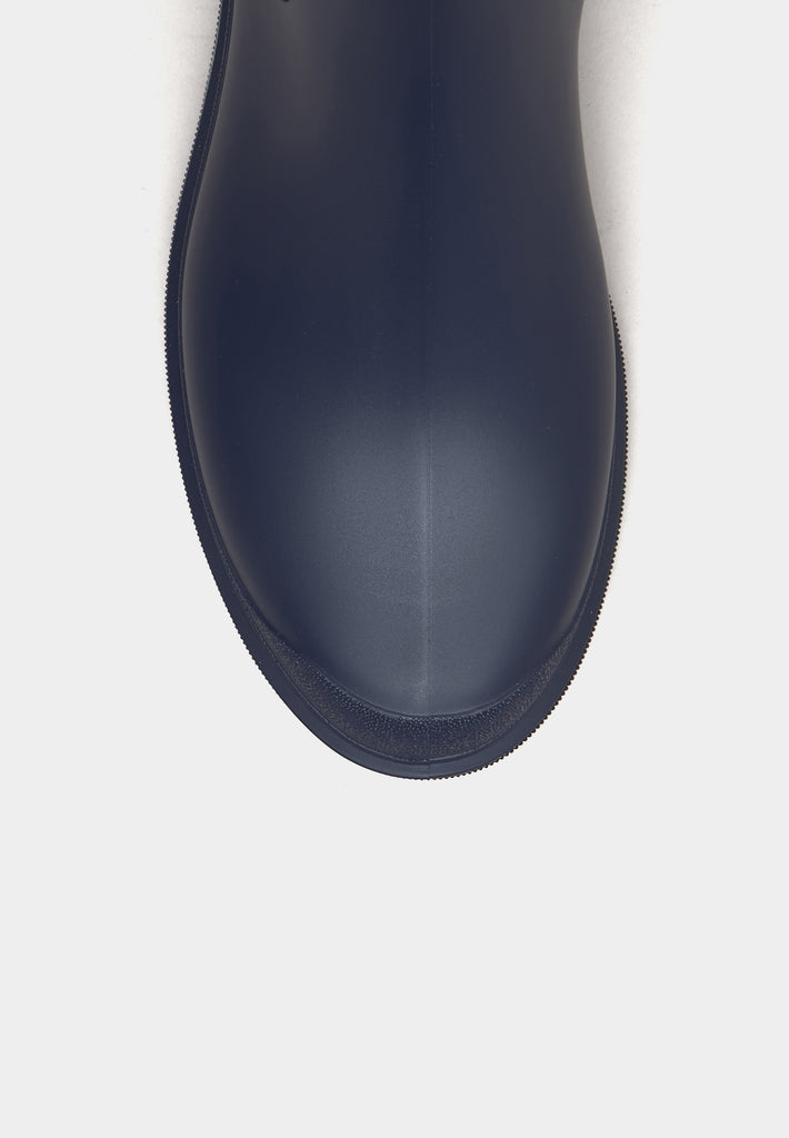 Front view of Verbenas Mae Mate 20434 Marine/Black boots ready for rainy-day style and function.