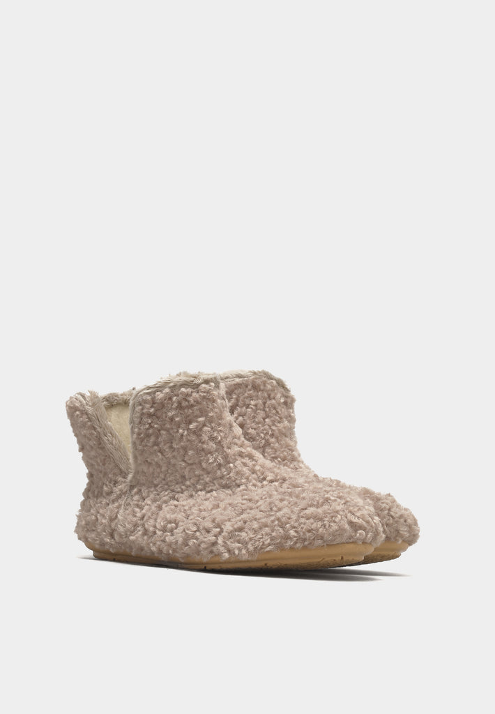 Ilse Jacobsen Snippy 01 Milk Cream slippers with soft polyester upper and wool lining.